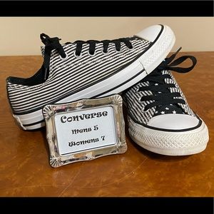 Converse all star chucks